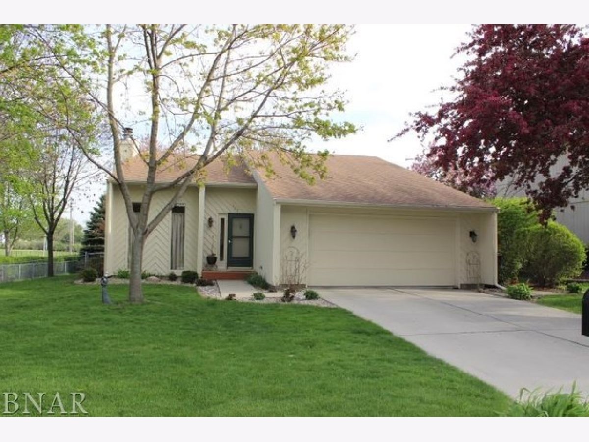 Homes Sold Den 2 North Normal Illinois, 107 Regal