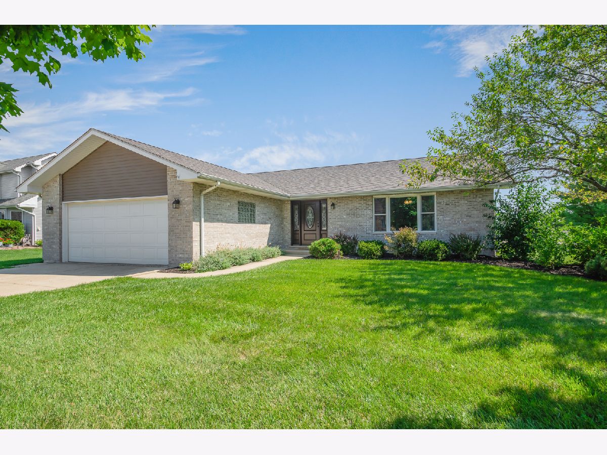 Homes & Condos & Townhomes Sold Aux Sable Minooka Illinois, 200 Beechwood