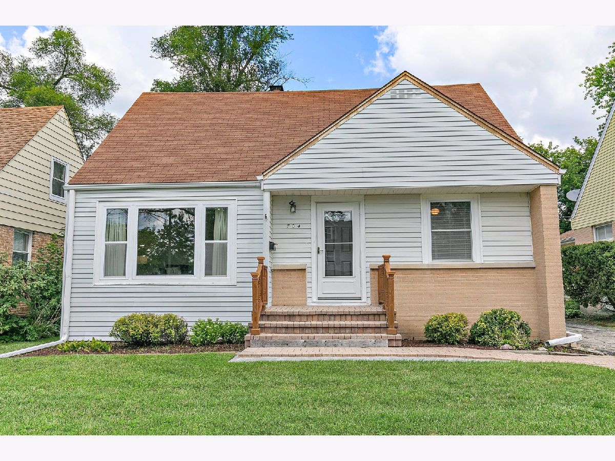 Homes Sold Arlington Greens Arlington Heights Illinois, 704 Oakton