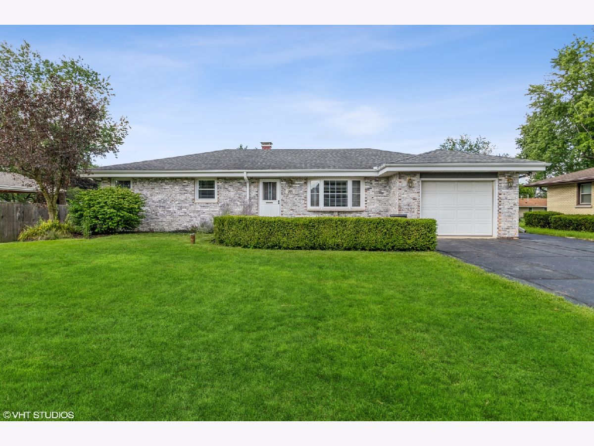 Homes Sold Rooney Heights Joliet Illinois, 919 Sheila