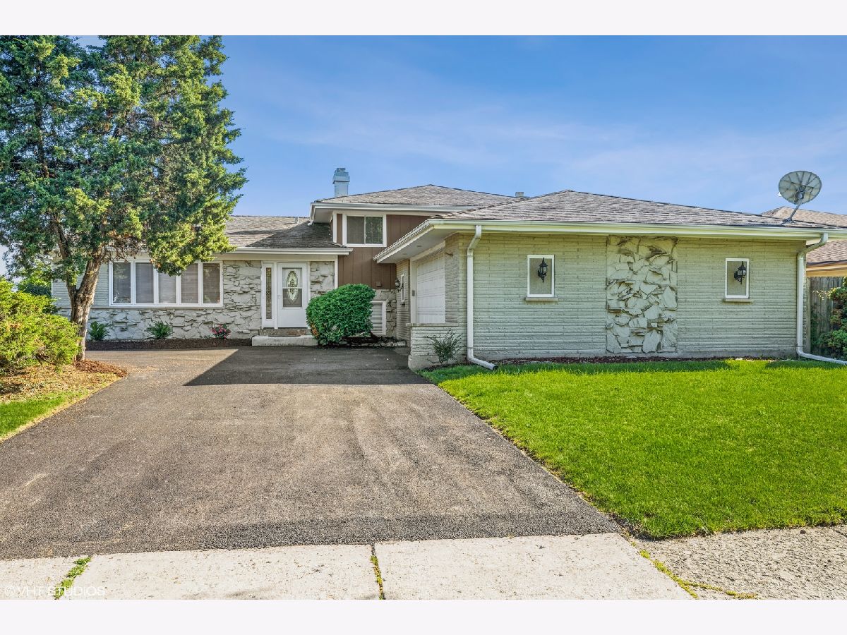 Homes Sold Newfield Manor Westmont Illinois, 700 Adams