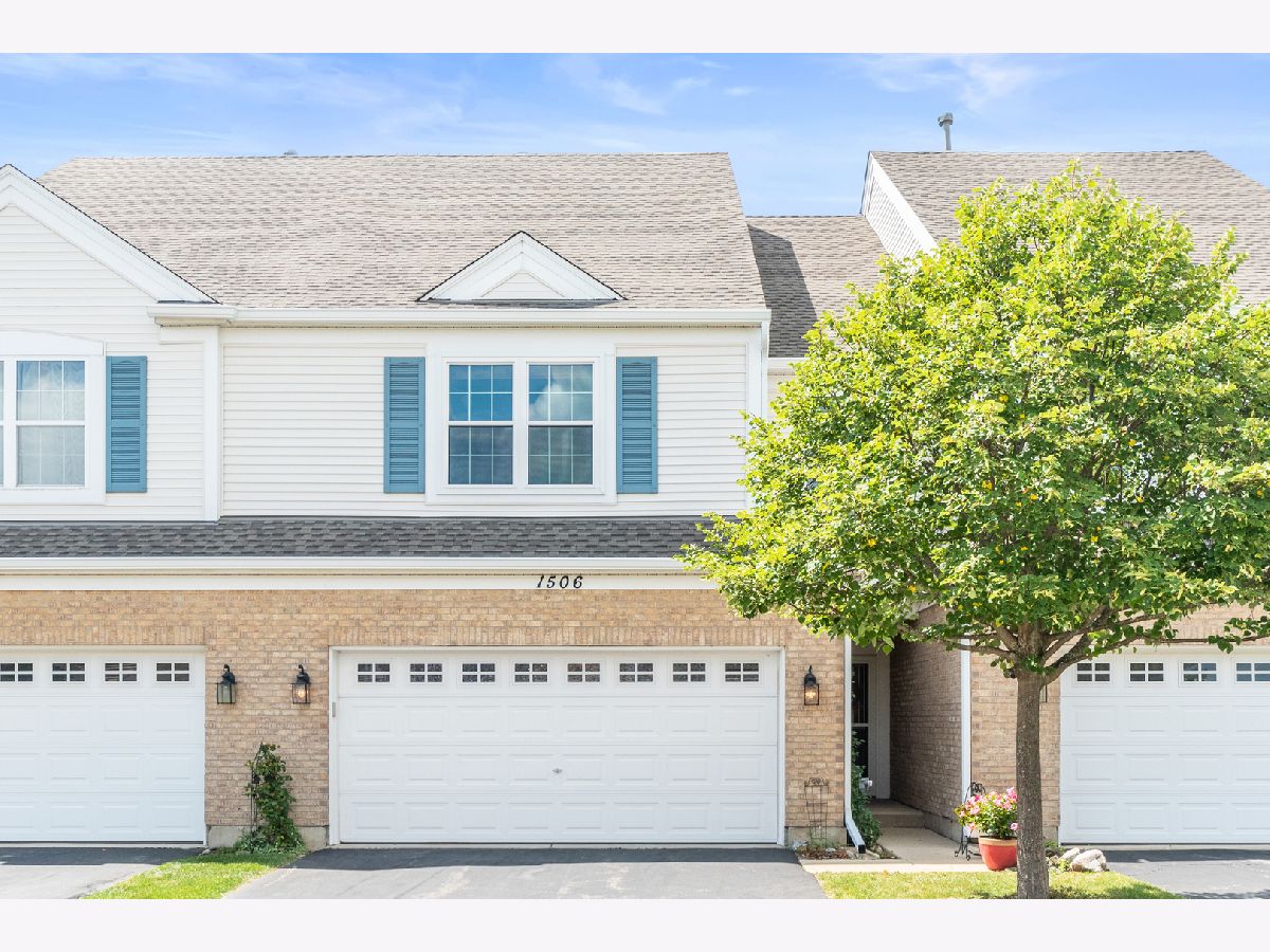 Townhomes Sold Park Place Crystal Lake Illinois, 1506 Glacier