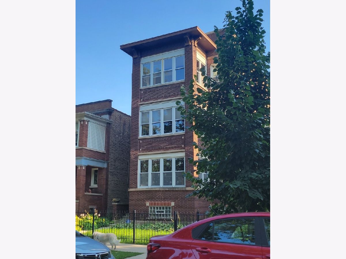 Condominiums & Homes Rented Magnolia Glen Chicago Illinois, 1345 Thorndale