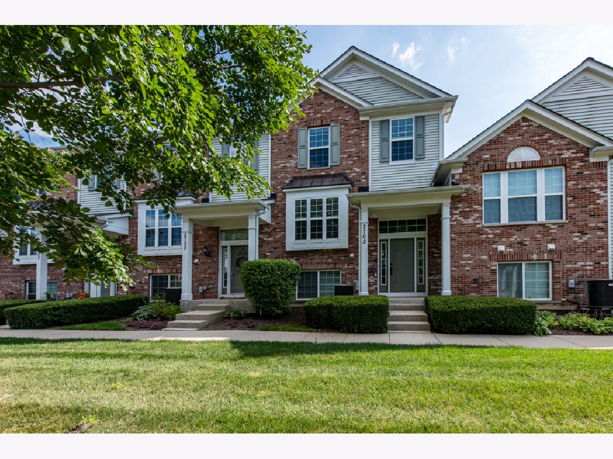 Townhomes & Condos Rented Heritage Park Lindenhurst Illinois, 2703 Neubauer