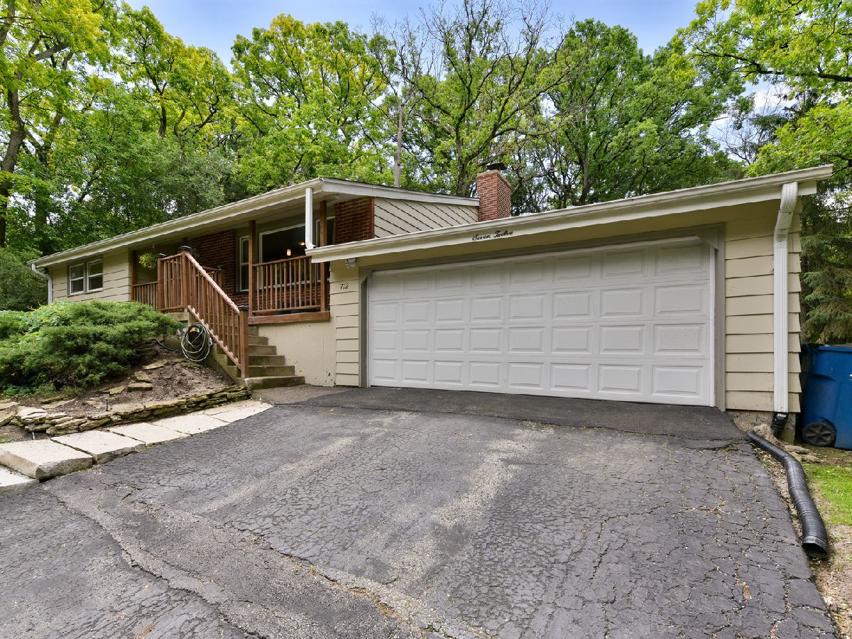 Homes Sold Lakewood Estates Carpentersville Illinois, 712 Elmwood