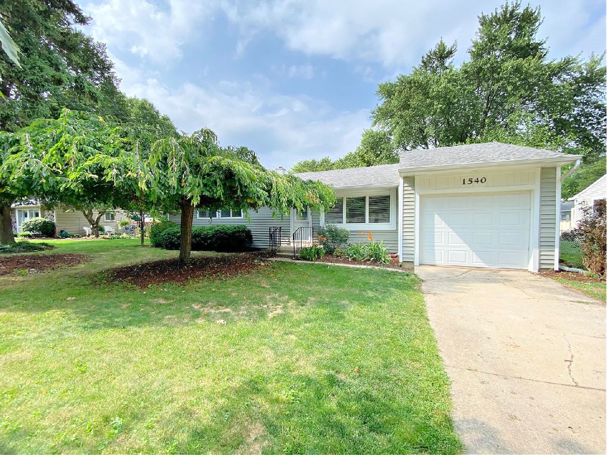 Homes Sold Rolling Hills Manor St Charles Illinois, 1540 Jewel