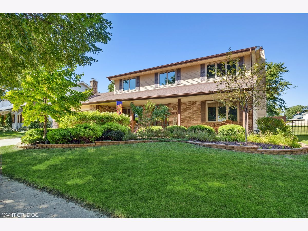 Homes Sold Mending Wall Woodridge Illinois, 8329 Mending Wall