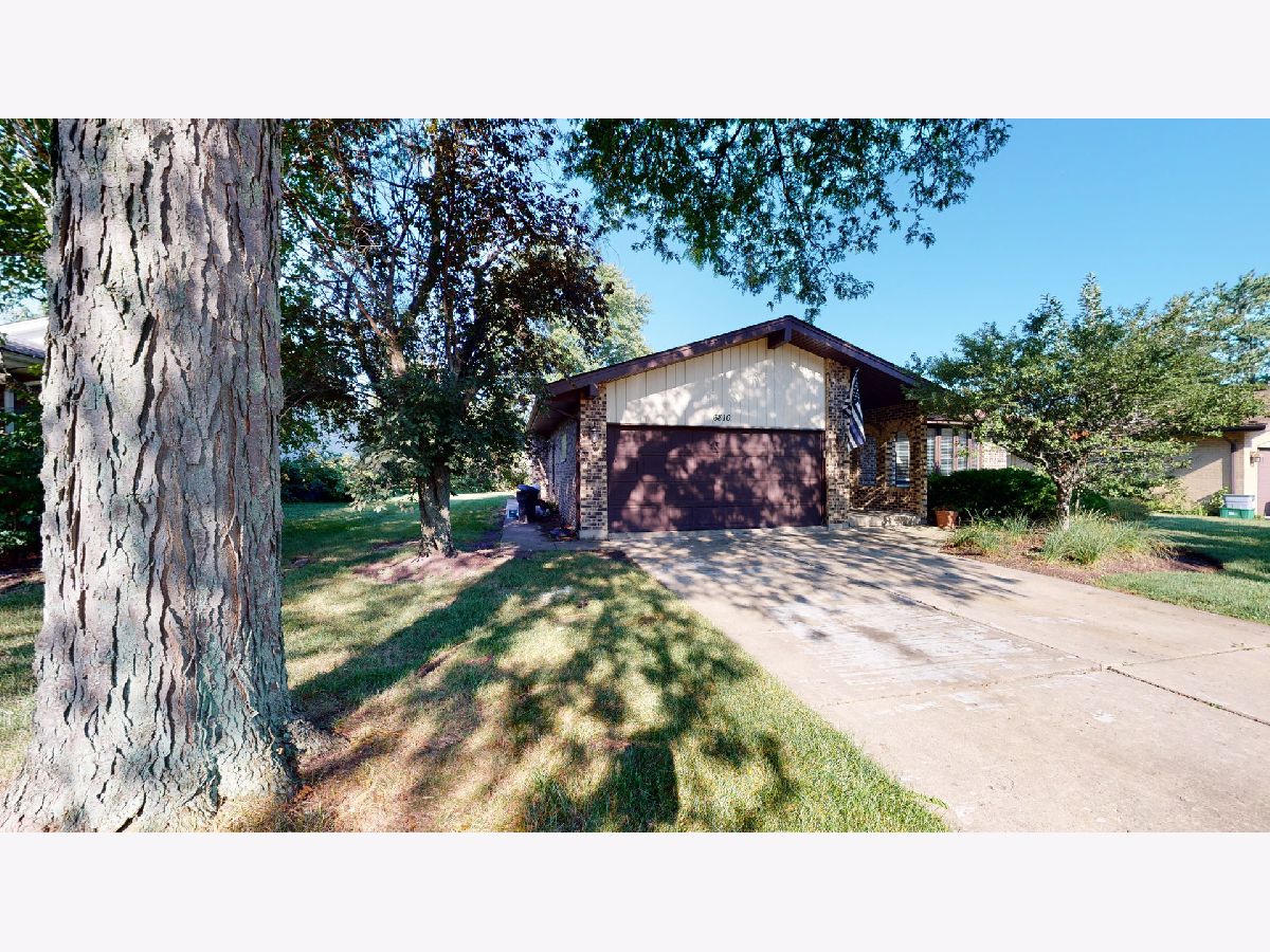 Homes Sold Regency Grove Downers Grove Illinois, 6810 Barrett