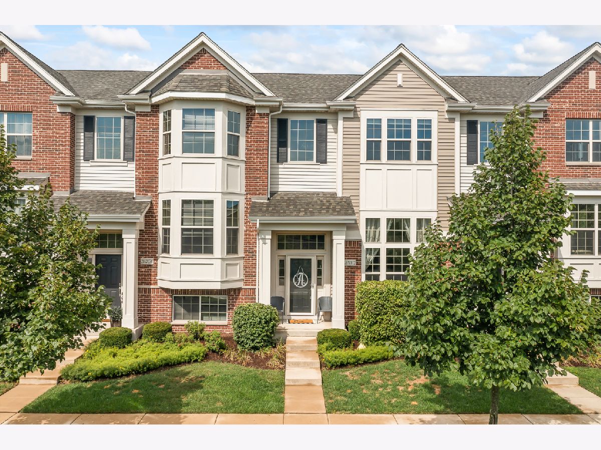Townhomes Sold Shelburne Crossing Winfield Illinois, 28W072 Creekside