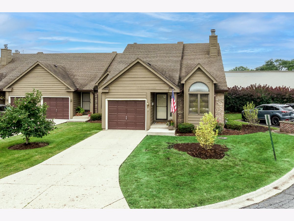 Townhomes Sold Dunbar East Dundee Illinois, 171 Dunbar