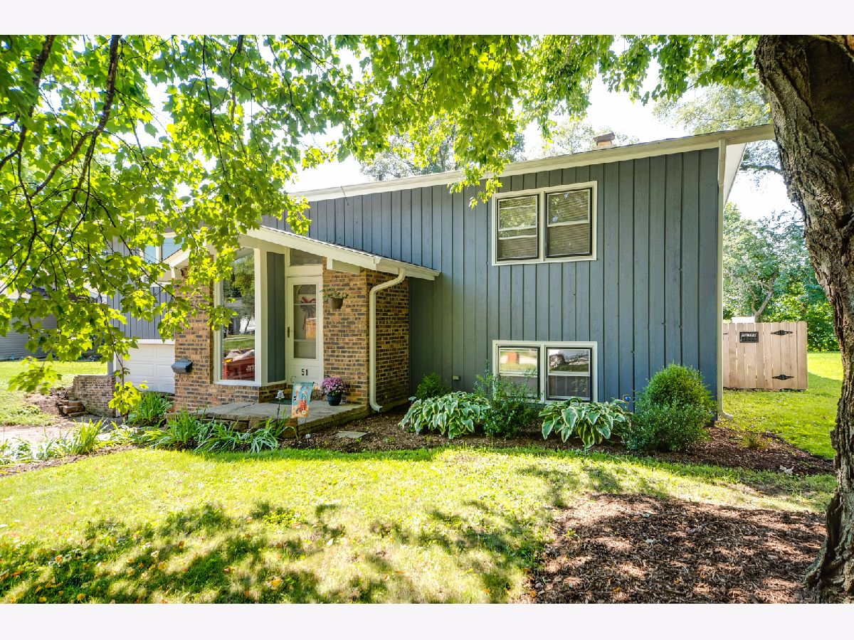 Homes Sold Oak Knoll Cary Illinois, 51 Sunset