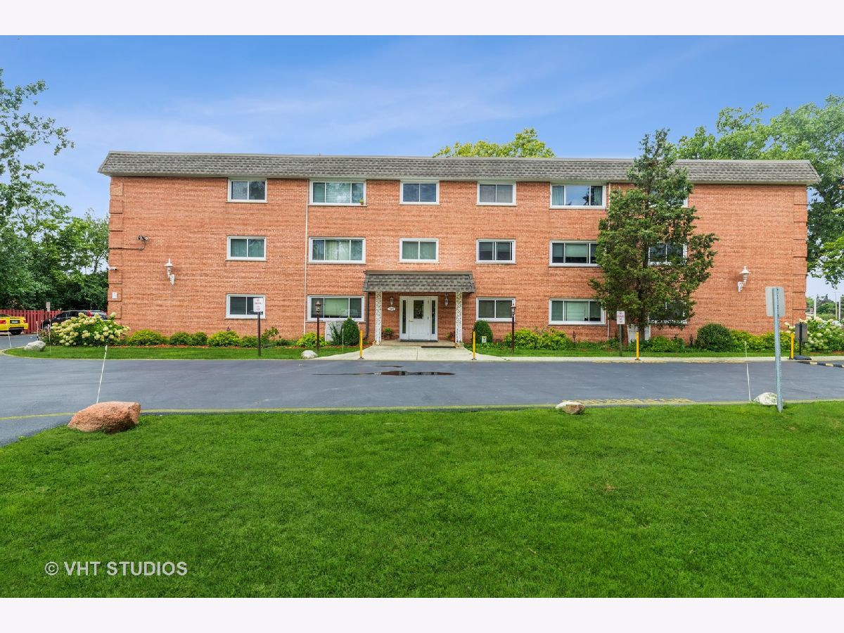 Condominiums Sold Deerview Condos Des Plaines Illinois, 1925 Oakton