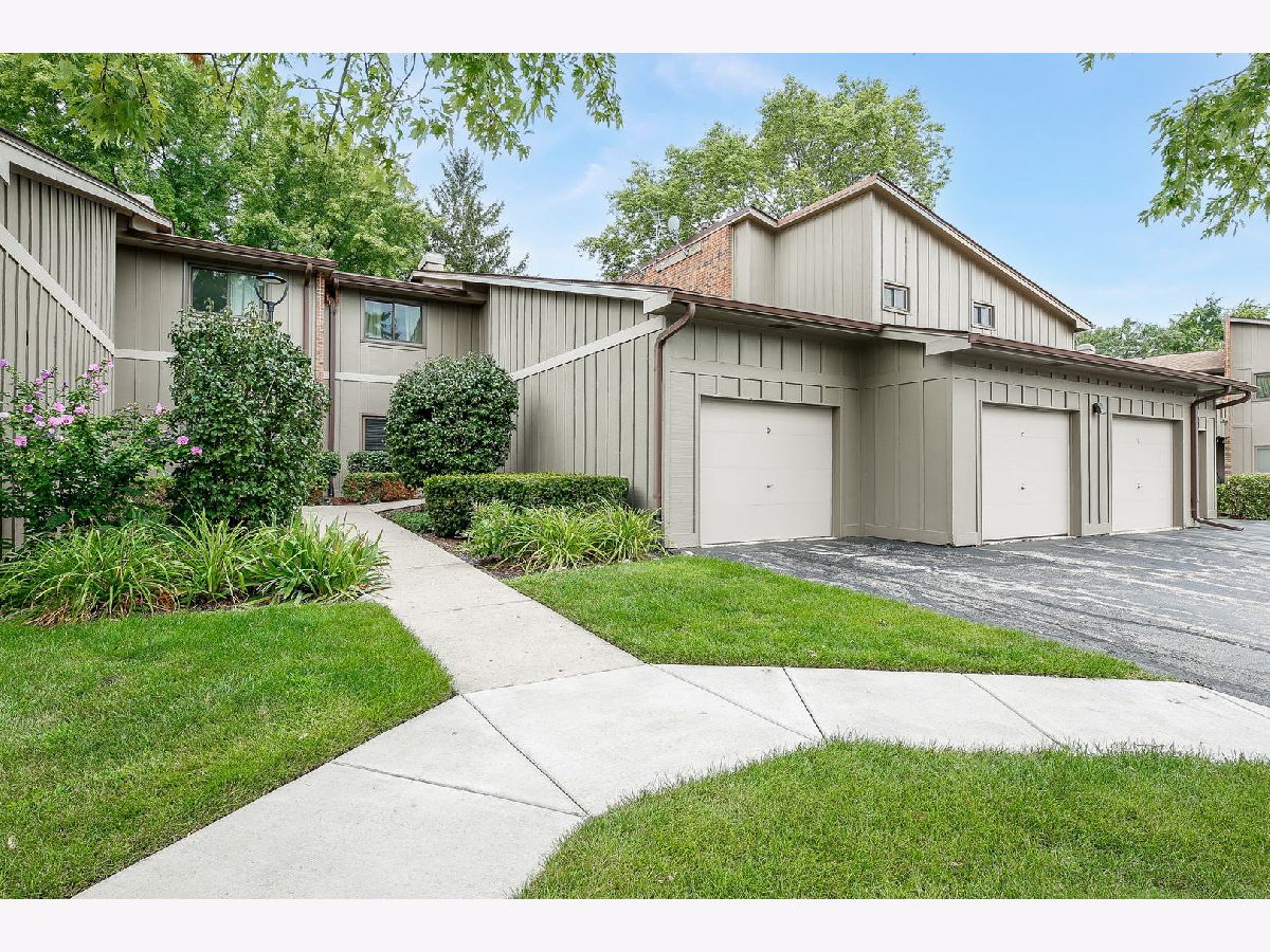 2S416 Emerald Green Drive, Warrenville, Illinois 60555 MLS 11615185