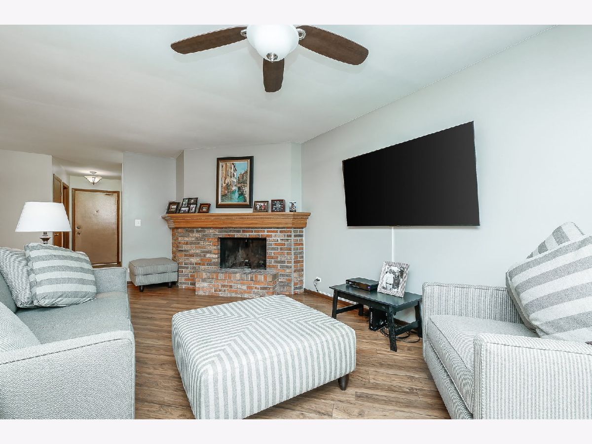 2S416 Emerald Green Drive, Warrenville, Illinois 60555 MLS 11615185