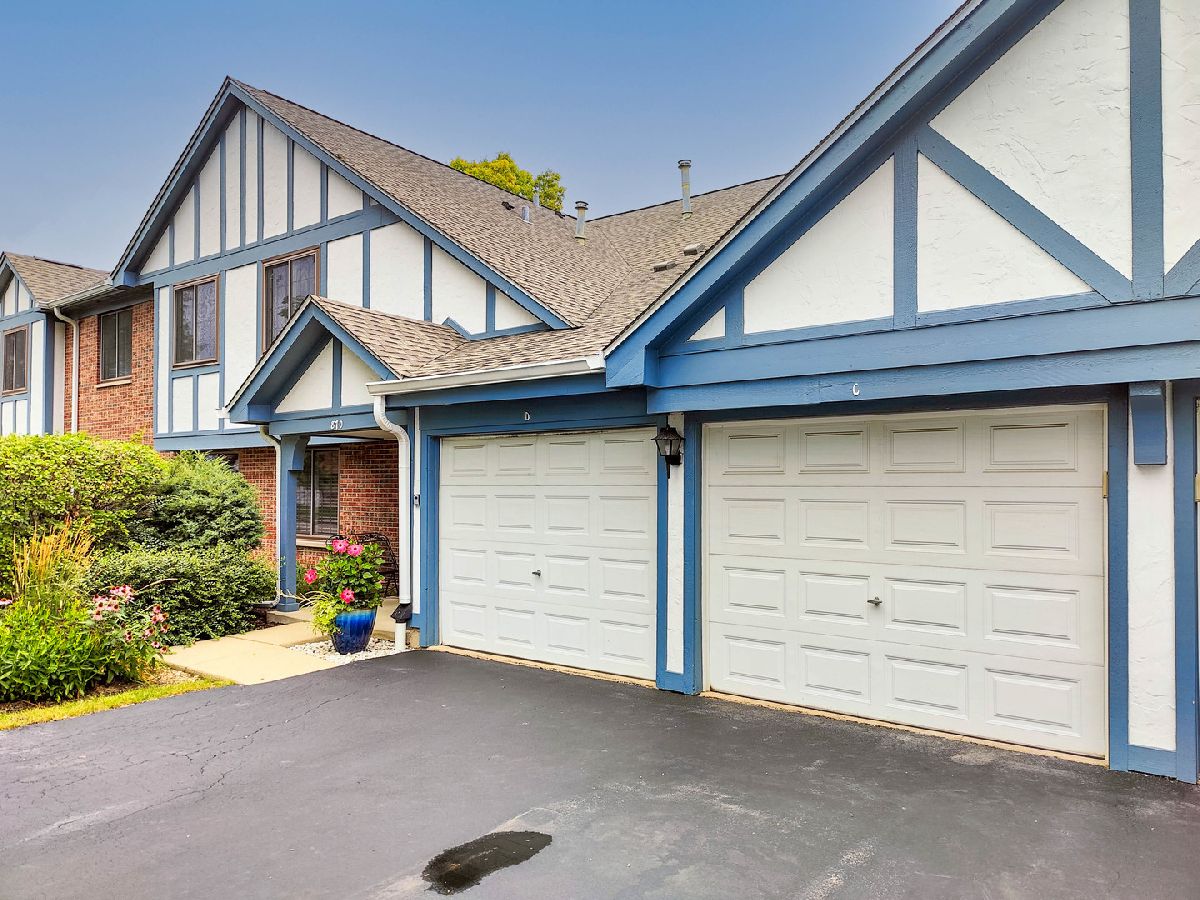 Condos & Townhomes Sold Trails Village Roselle Illinois, 870 Yosemite