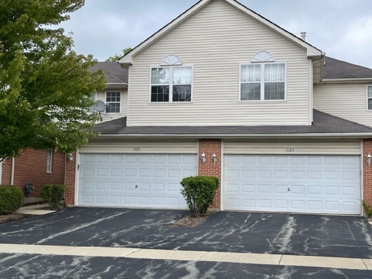 Townhomes & Condos & Homes Rented Greenbriar Glendale Heights Illinois, 1125 Coventry