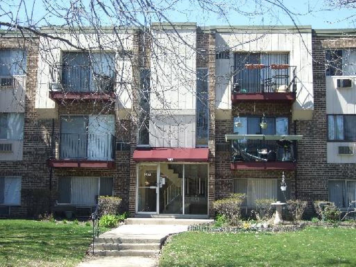 Condominiums Rented Brentwood Palatine Illinois, 1489 Winslowe