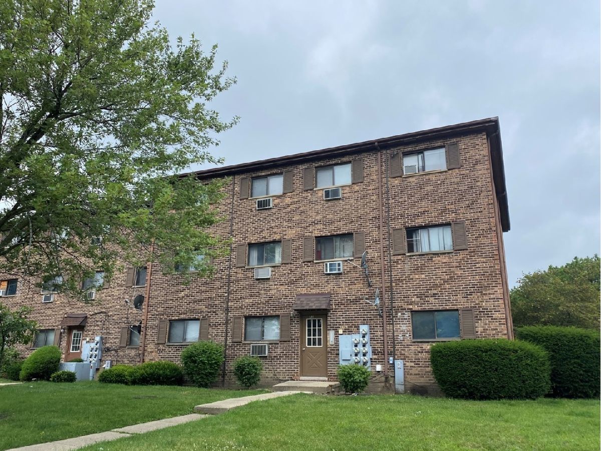 Homes Rented Silver Lake Estates Palatine Illinois, 1538 Crimson