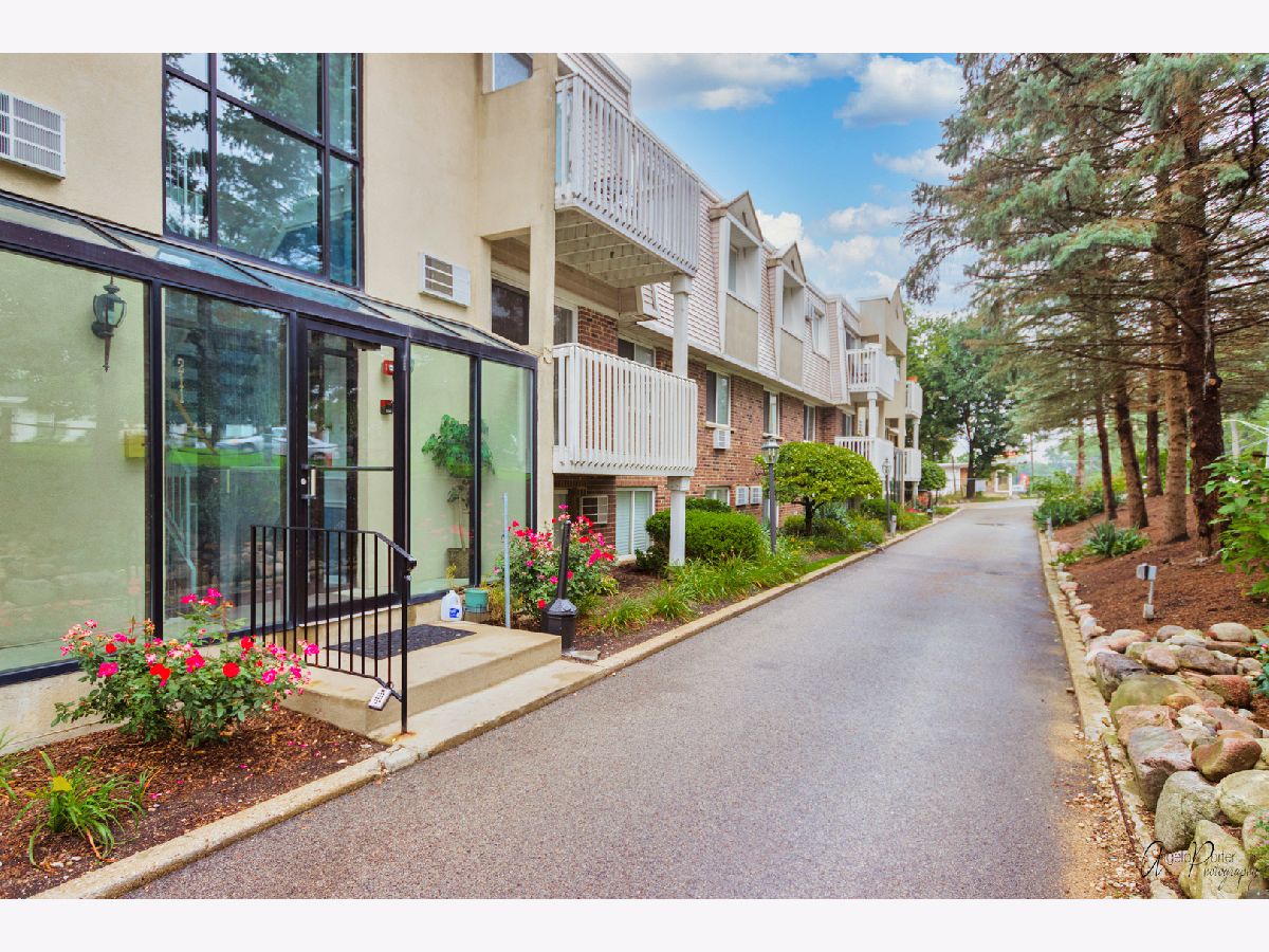 Condominiums Sold Lakeside Condos Wauconda Illinois, 211 Liberty