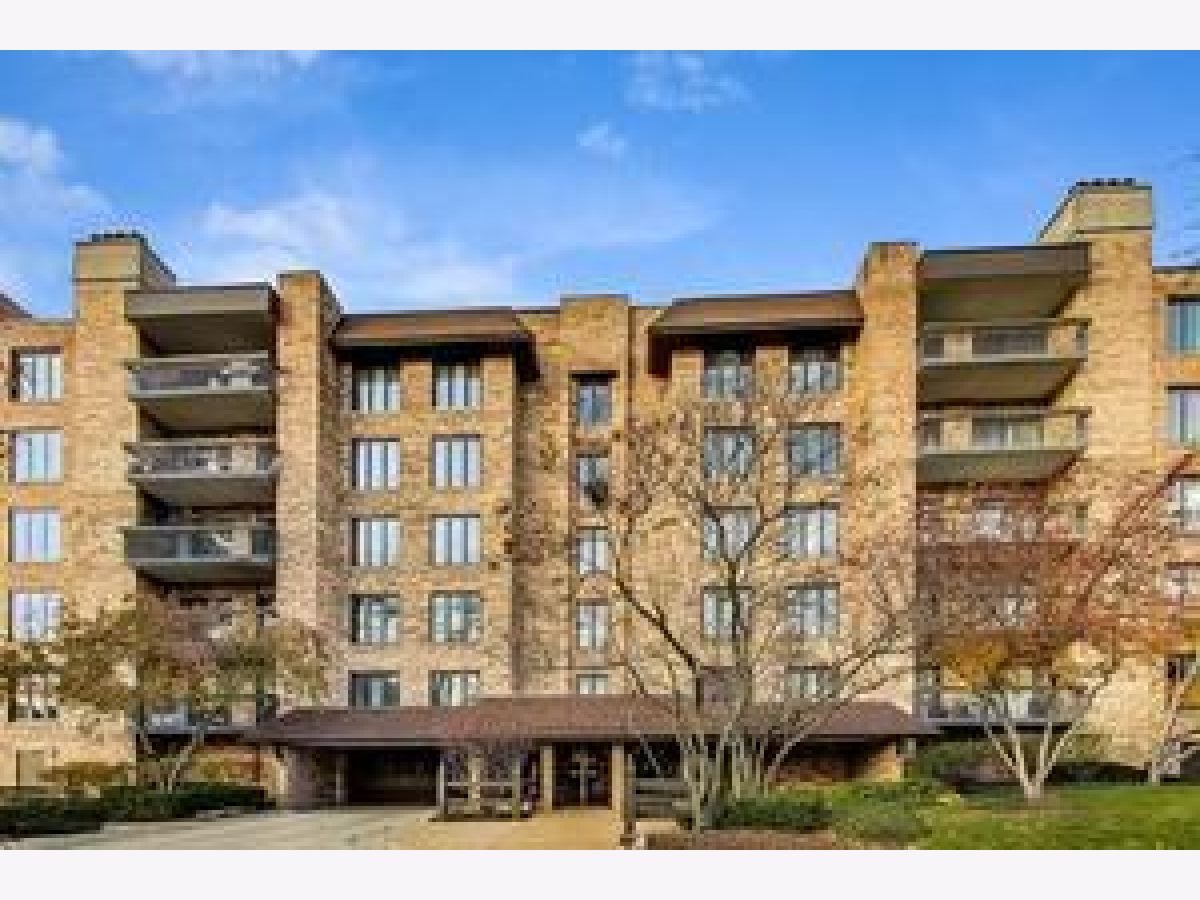 Mission Hills Northbrook IL, Condos & Townhomes & Homes For Sale & For