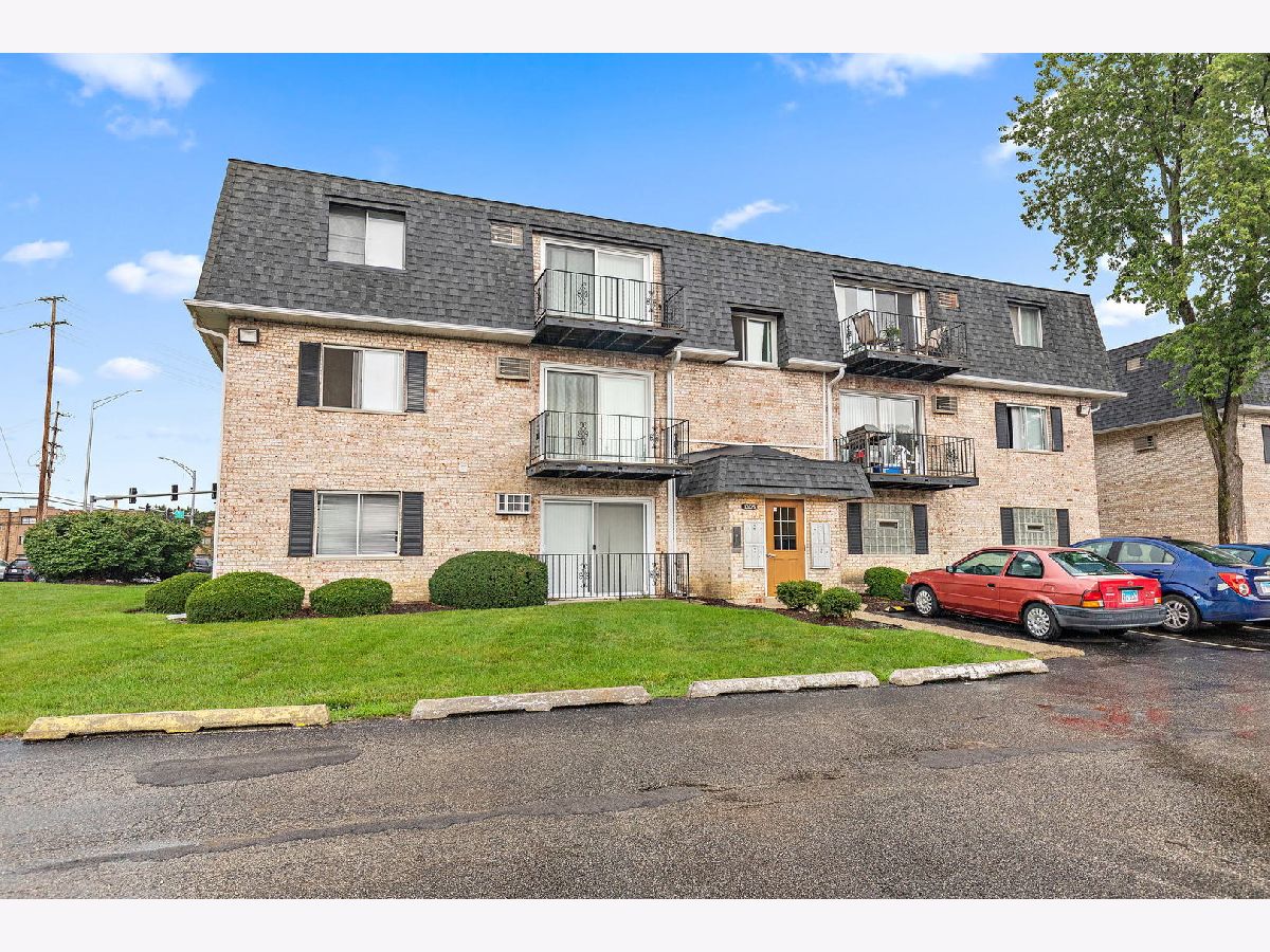 Condominiums Sold Baldwin Court Palatine Illinois, 1305 Baldwin