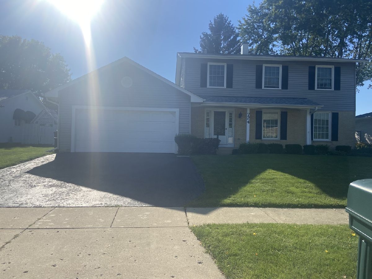 Homes Rented Winston Grove Elk Grove Village Illinois, 724 Michigan