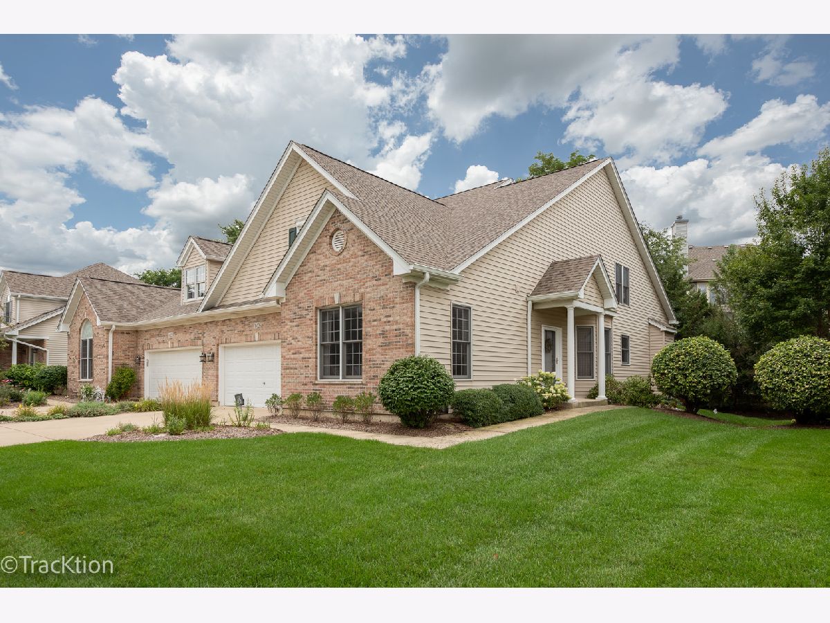 Townhomes Sold Mission Court Winfield Illinois, 1N026 Mission