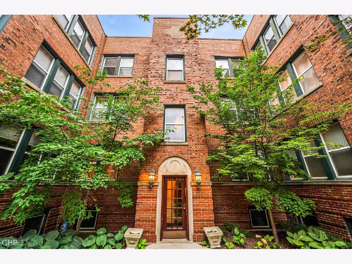 Condominiums Sold Burling On The Park Chicago Illinois, 2022 Burling