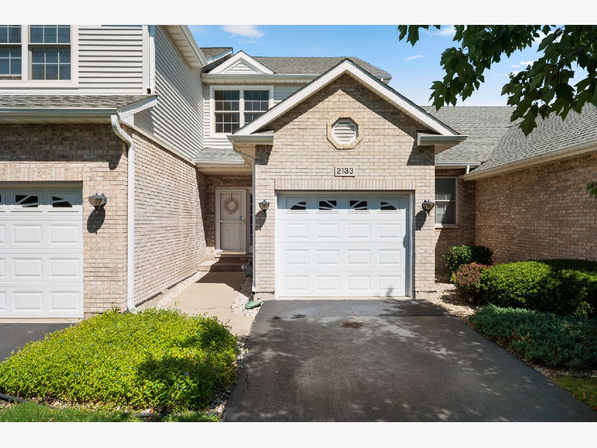 Townhomes & Homes Sold Fairview South Dekalb Illinois, 2133 Autumn