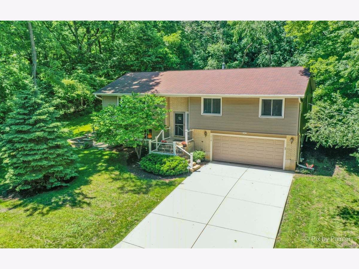 Homes Sold Algonquin Hills Algonquin Illinois, 1010 Pioneer