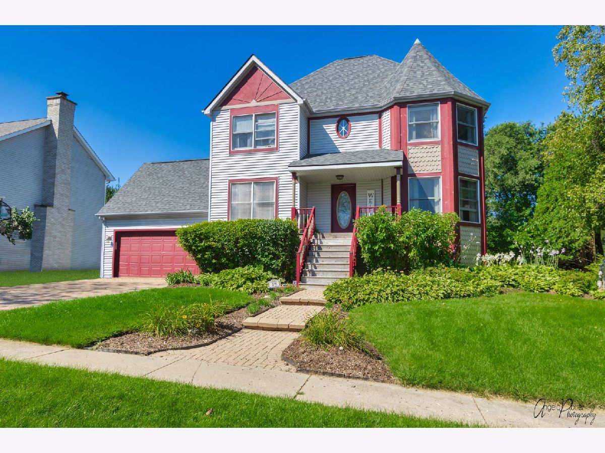 Homes Sold Victorian Country Woodstock Illinois, 311 Tanager