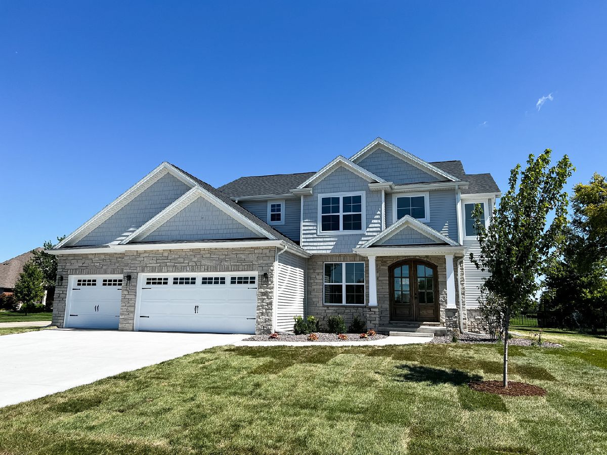 Homes & Condos & Townhomes Sold Eagle View Estates Bloomington Illinois, 2305 Riverwoods
