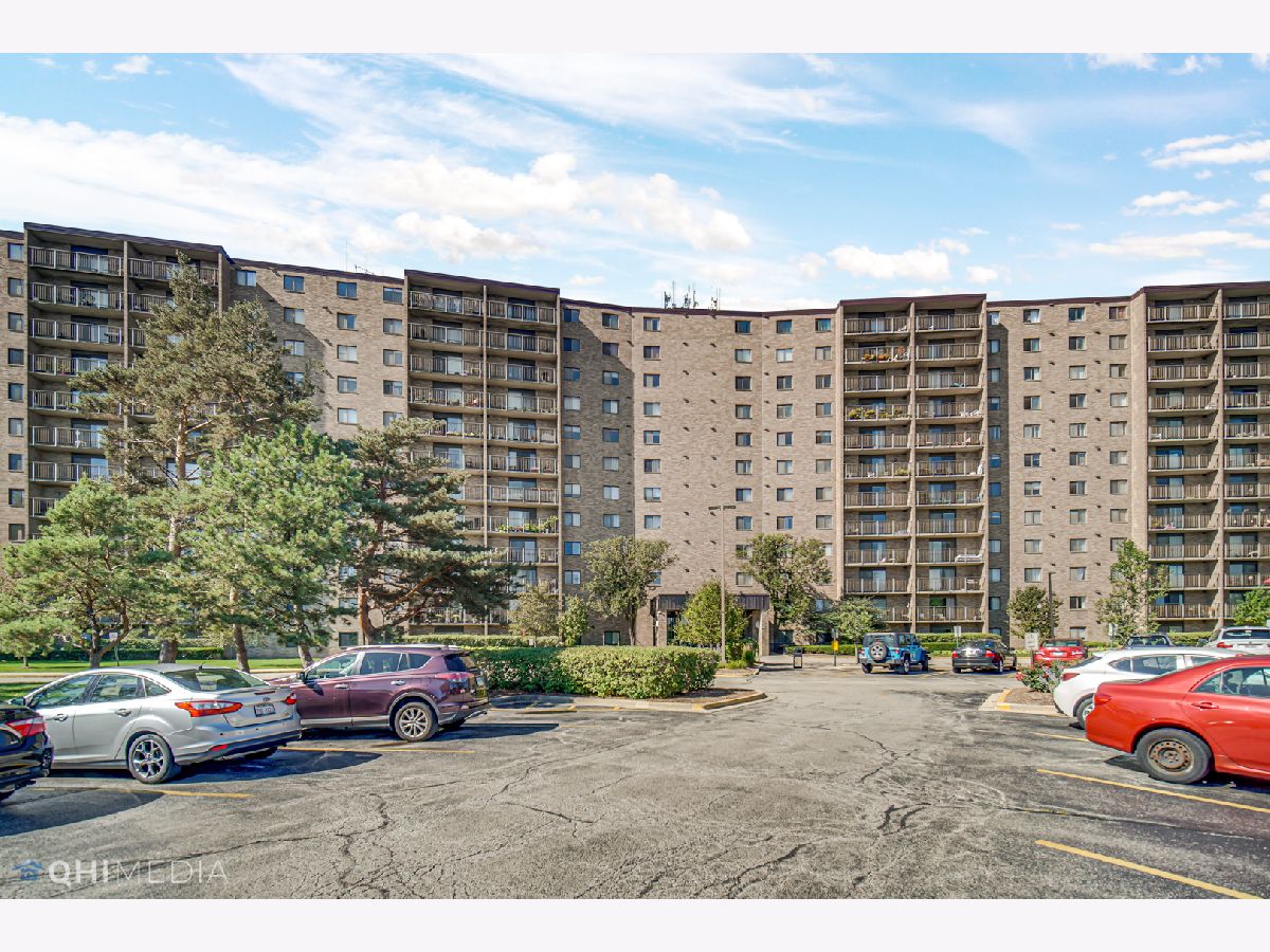Lake Hinsdale Towers Willowbrook IL, Condominiums For Sale & For Rent Sadie Winter Dana Cohen