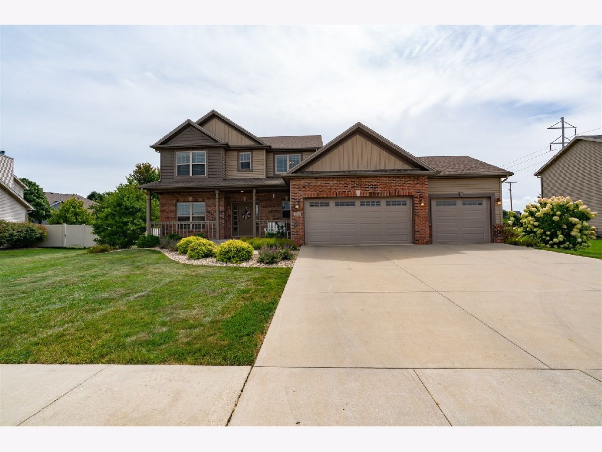 Homes & Condos & Townhomes Sold Eagle View Bloomington Illinois, 3903 Rave