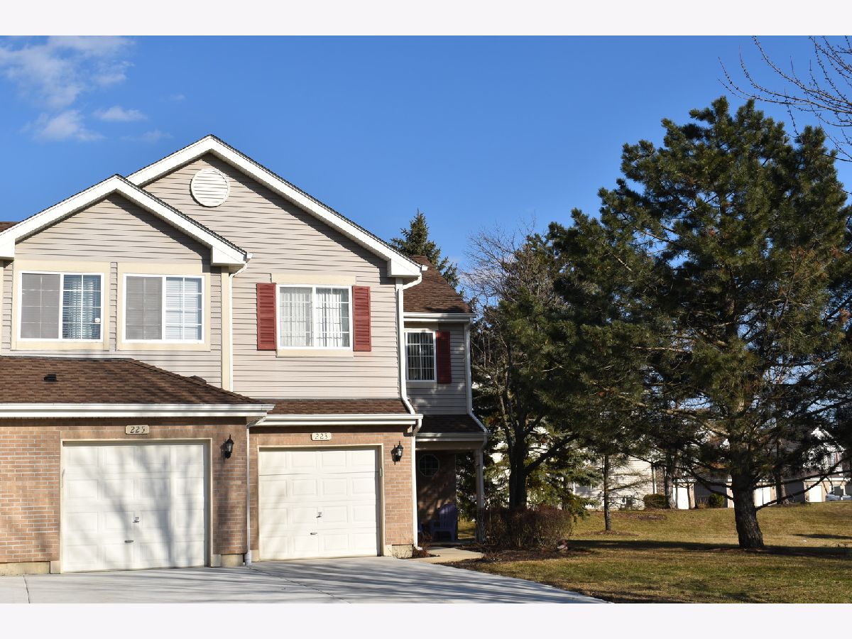 Townhomes & Condos Rented Red Rock Schaumburg Illinois, 225 Sierra Pass