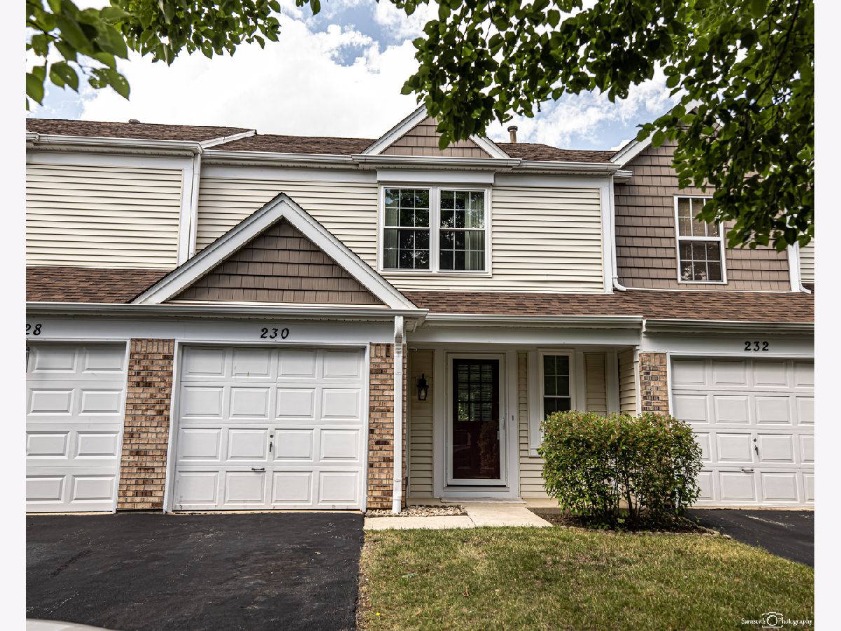 Townhomes Rented Tiffany Place Streamwood Illinois, 230 Shag Bark
