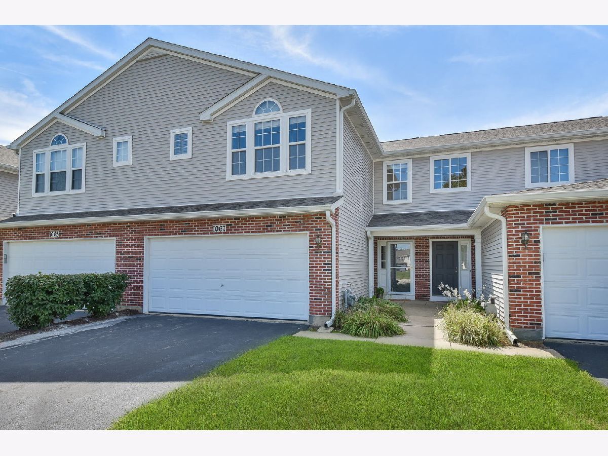 Townhomes & Condos Sold Longford Lakes Yorkville Illinois, 1067 Dalton