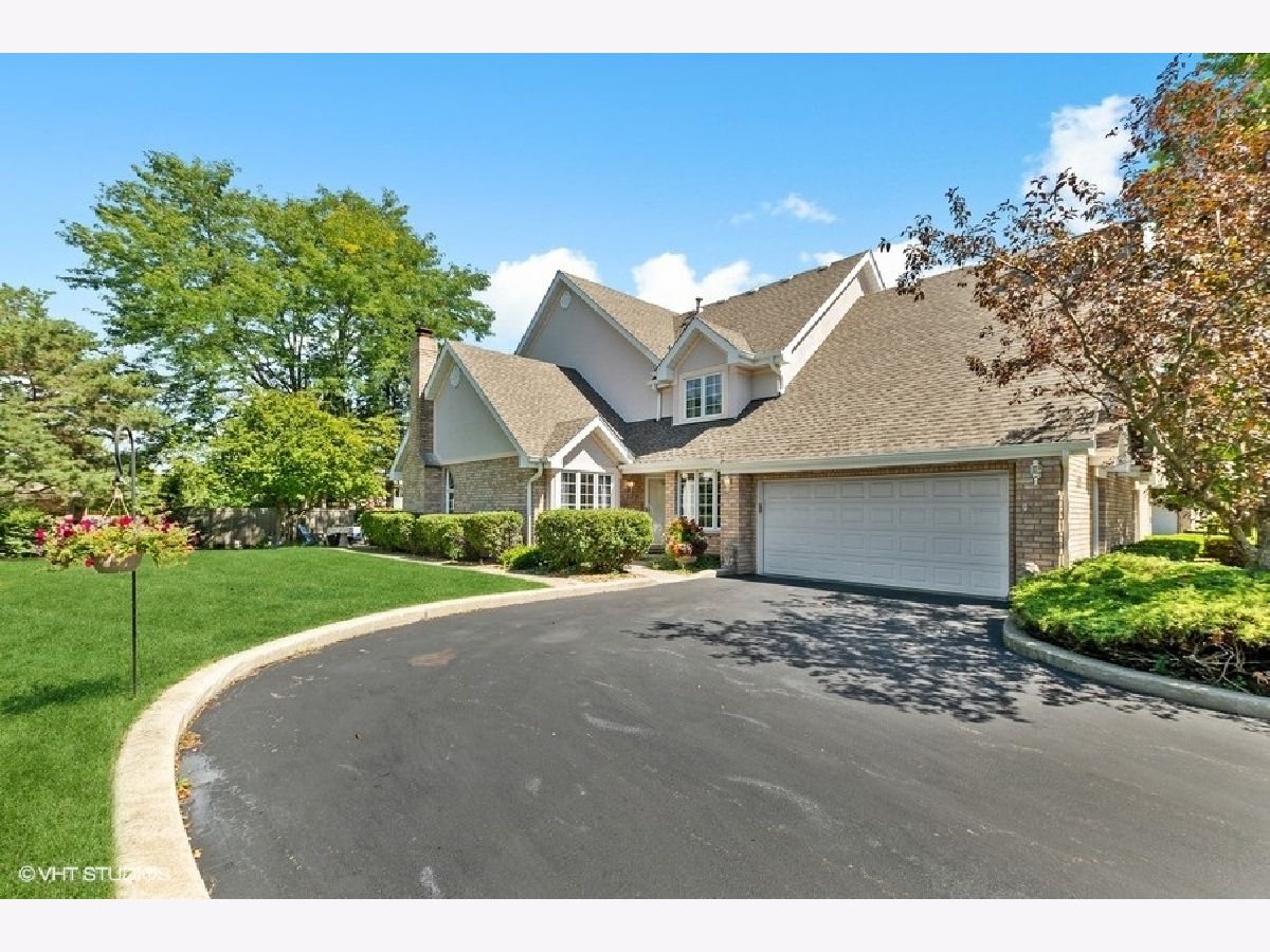 Condos & Townhomes Sold Berkeley Court Orland Park Illinois, 8822 Berkley