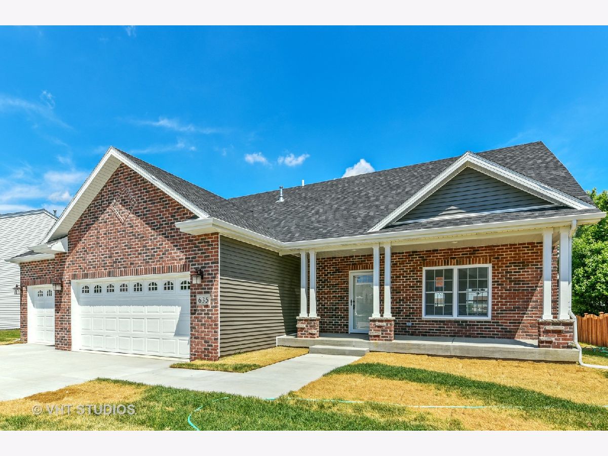 Homes & Townhomes Sold Meadowbrook Bourbonnais Illinois, 1973 Summerfield