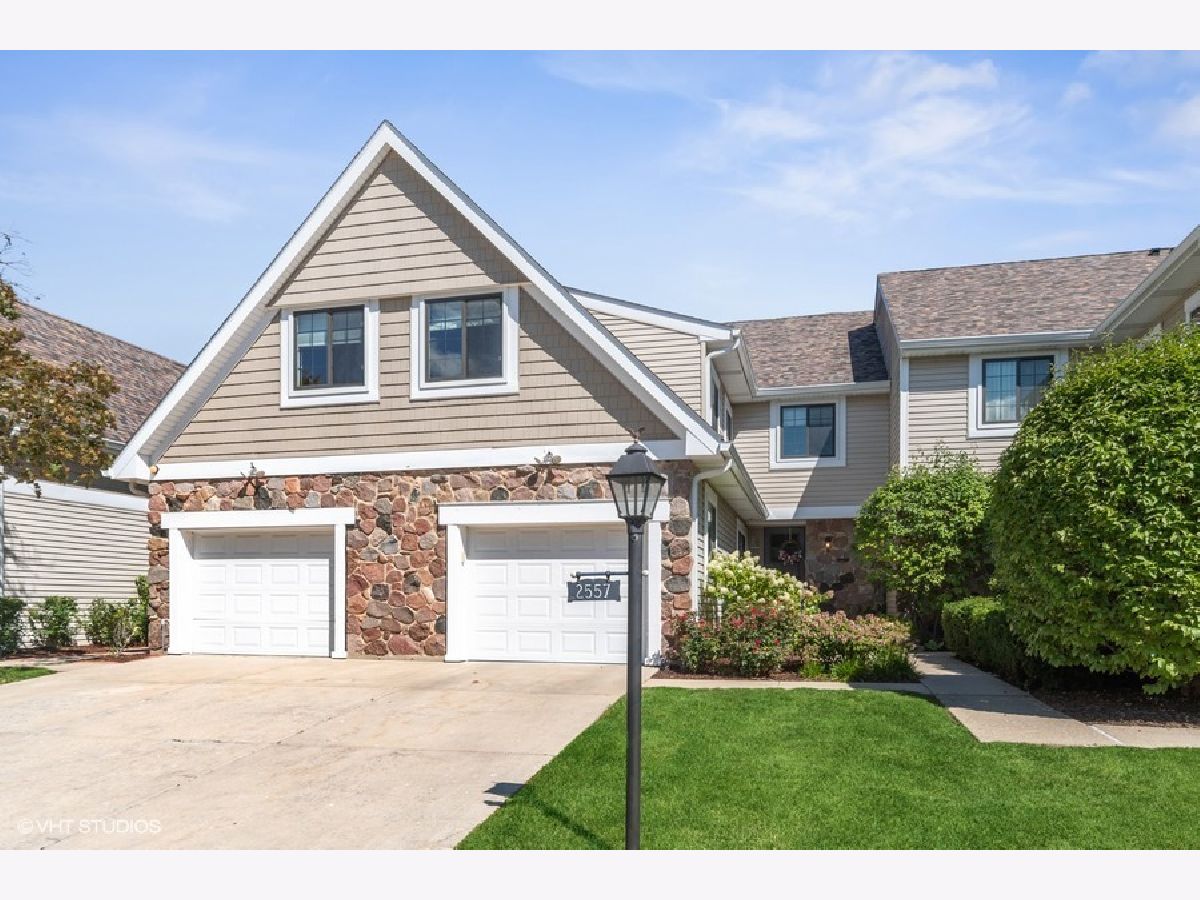 Townhomes Sold Salceda Manor Northbrook Illinois, 2557 Essex