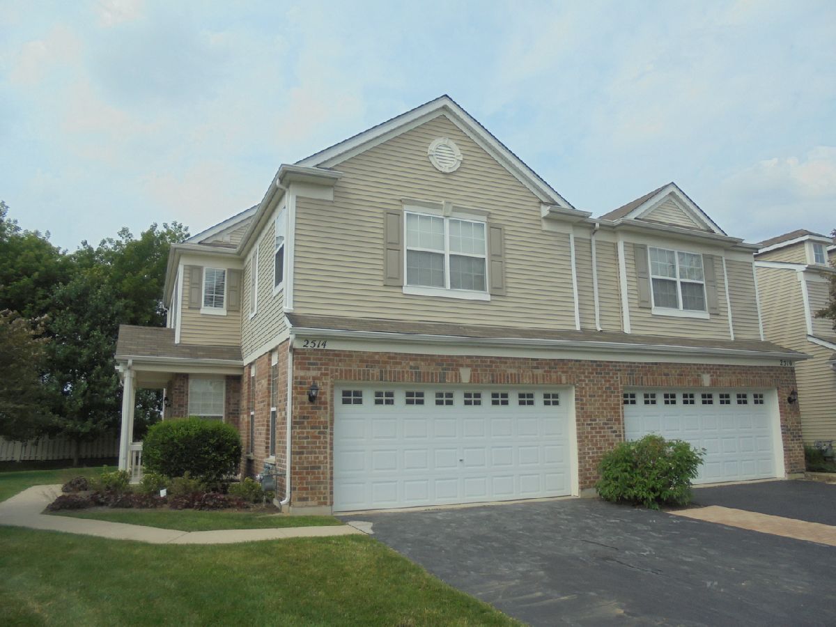 Townhomes & Homes Rented Evergreen Park Mchenry Illinois, 2514 Evergreen