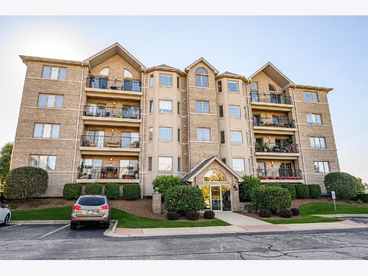 Homes & Condominiums Sold Goodings Grove Unit 4 Homer Glen Illinois, 14160 Sheffield