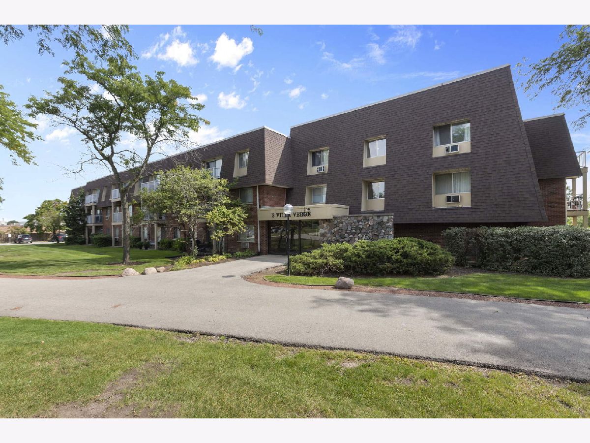 Condominiums Sold Villa Verde Buffalo Grove Illinois, 3 Villa Verde