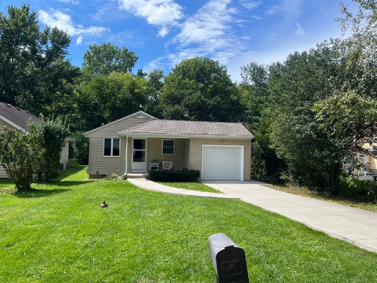 Homes Sold Algonquin Shores Algonquin Illinois, 1670 Menoma