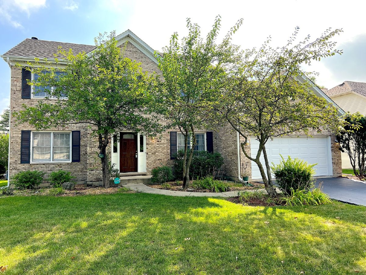 Homes Rented Harmony Grove Naperville Illinois, 4716 Chokeberry