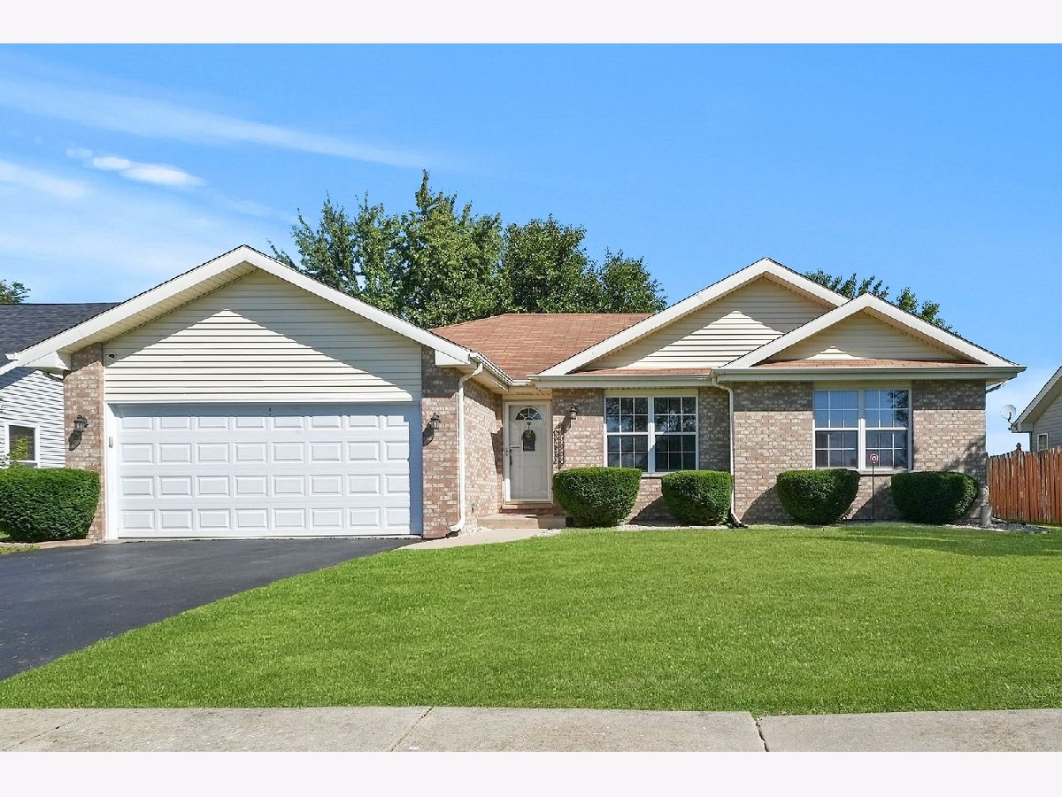 Homes & Condos & Townhomes Sold Highlands Monee Illinois, 5752 Roosevelt