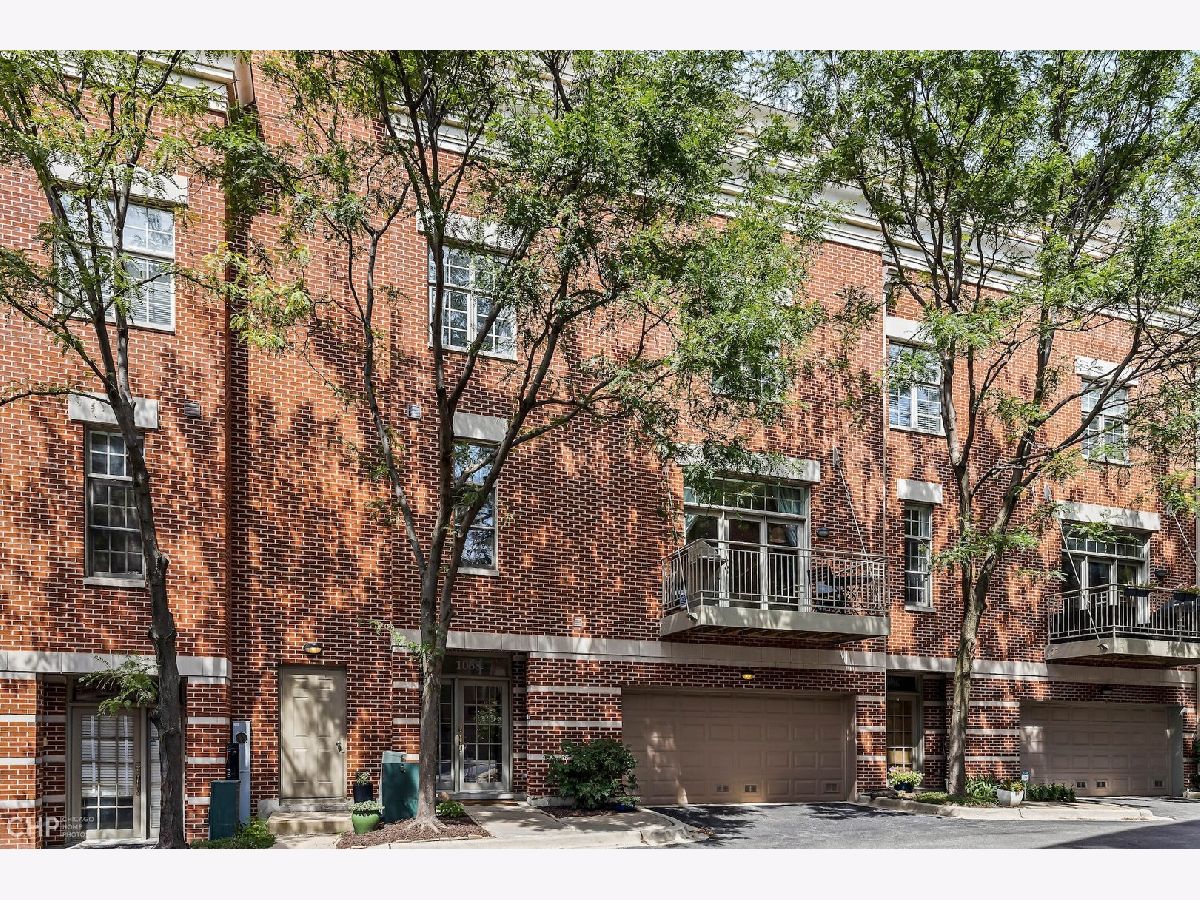 Condos & Townhomes Sold St. John's Park Chicago Illinois, 1068 Chestnut