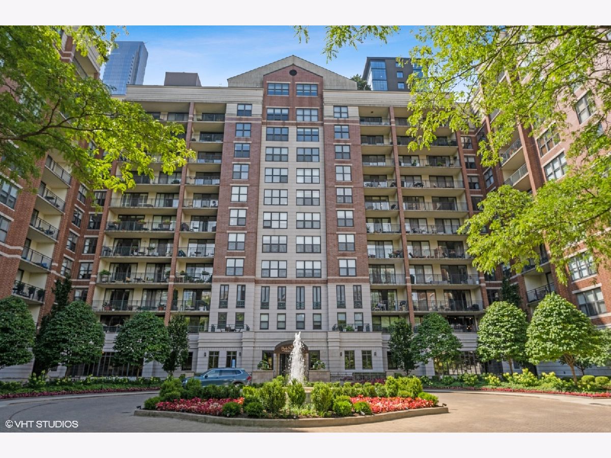 Condominiums Sold Park Newberry Chicago Illinois, 55 Delaware