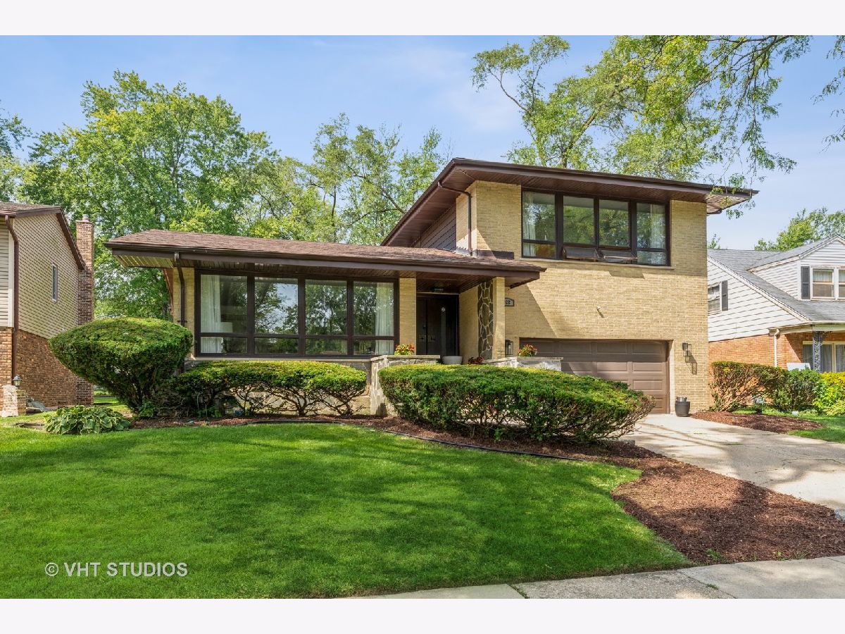 Homes & Condominiums Sold Flossmoor Hills Flossmoor Illinois, 922 Elm