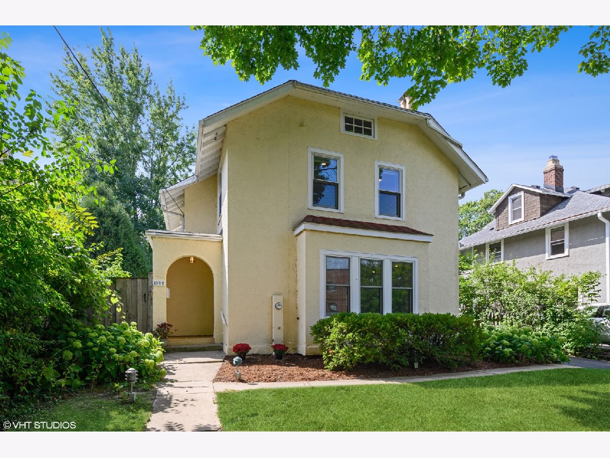 Homes & Condominiums Sold Hubbard Woods Winnetka Illinois, 1044 Tower